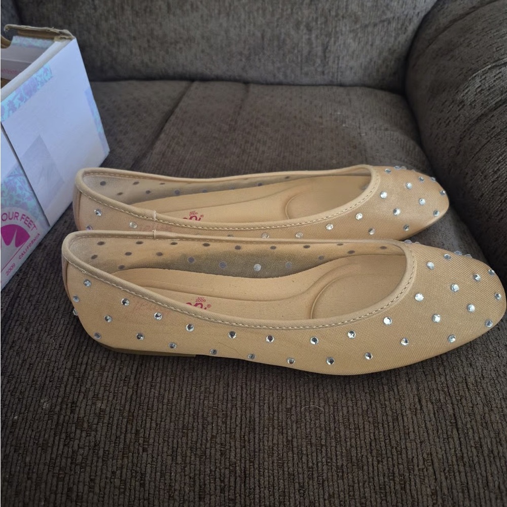 Elegant Tan Flats with Silver Accents